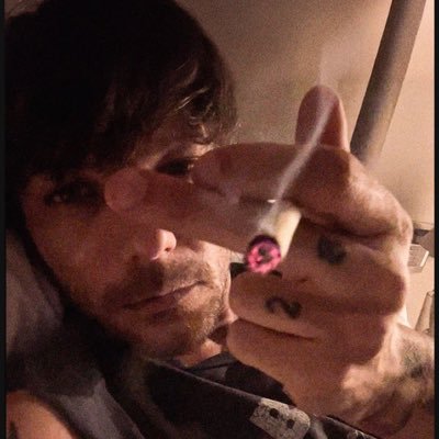 louanee_f's profile picture. Hi !! 💐🏡