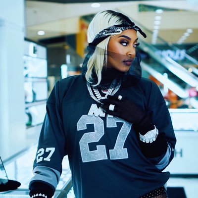 Professional athlete. CEO & Founder of @303league Queen of The Hill. #303league #QOTH