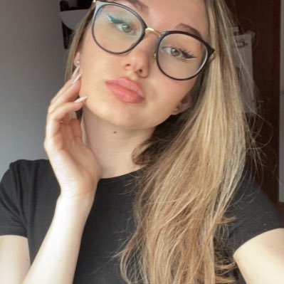 Charlot97778425's profile picture. ♋️ 👻