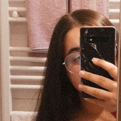 annipfr13's profile picture. on your left⍟
                                                             professional fangirl

🪩🍒🎀