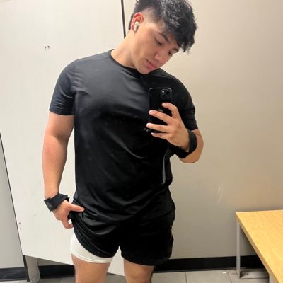 ⚡️ work, gym, part time raver, study📚have fun ,repeat 🔁| I tweet my thoughts 💭 | handsome mess💌