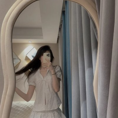 samytata77's profile picture. When you are alone, you can listen to the voice of your heart and feel the pure happiness. No distractions, no pressure, only the yearning for freedom. 👄👄👄
