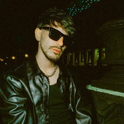 Se me da mejor hacer canciones que redactar esta bio