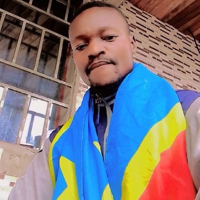 Professeur de cours d 'Anglais, membres de la structure Congo mon avenir 🇨🇩, Analyste politique indépendant
