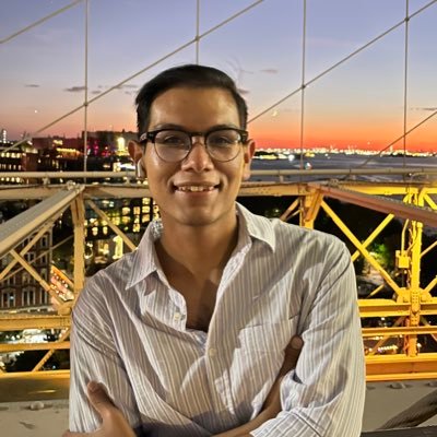 Cuando la ciudad me abruma, me refugio debajo de los mangos en Veracruz. Relaciones internacionales en @elcolmex. 23 yo