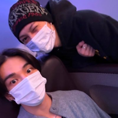 starlightright3's profile picture. writer | she/her | 18+ | 💙🤍 | 🔞