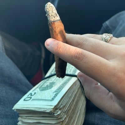 C_925z's profile picture. KEEP IT GOIN 🔄