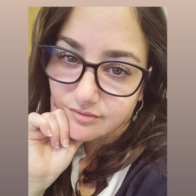 קיבוצניקית מדושנת עונג, HR שעדיין אוהבת אנשים, מחזיקת גביע המדחיקות, stability slut,
משפיענית אלפחורס