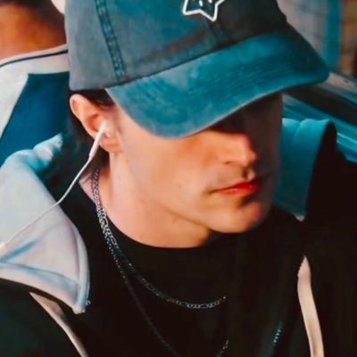 astroalt265's profile picture. • 25 • aj/astro • doozer#6969 • she/her • ireland 🇮🇪 • twitch user: Astro265 •