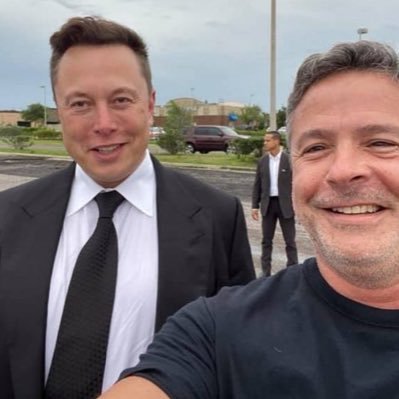 The management of Elon musk driving innovation and growth across his vast portfolio of companies, including Spacex, Tesla, Neuralink, to reach out to fan 🇺🇸🚀