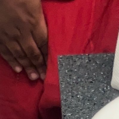 | 19 | I’ll show face in DM| I post a lil sum every now and then👀| DMs open| New Friends?🤝
