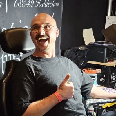 Salty_Flo's profile picture. Giving my best to become a game dev