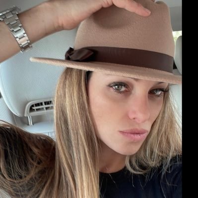 SharoneyR's profile picture. Mentor, Best Seller Author, 🏢🏠🏬CRE investor, 🛢️&⛽️working interest partner , FL, GA, LV 🛫🌎patriot ❤️