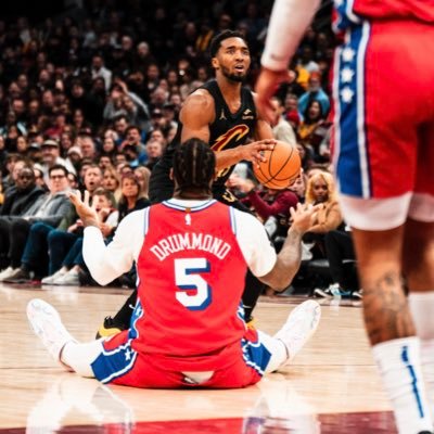 umbrellamanager's profile picture. who do you think you are, I am