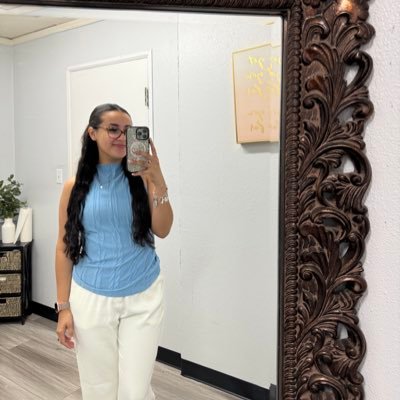 seleneeeel's profile picture. 22| tx || ✞