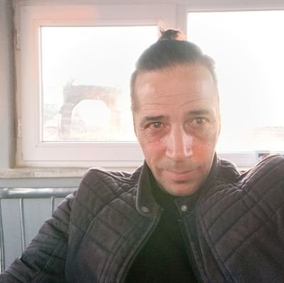 akheneton42's profile picture. dünyadan uzak; deryaya yakın! BJK Lİ 🖤🤍🖤 doğa dostu 🌱🌻🍃 hayvan sever 🐢🐴🐰🦓🐕🐍🦒🐪🐒🐥🐓🦜🦃🐞🦋🐟