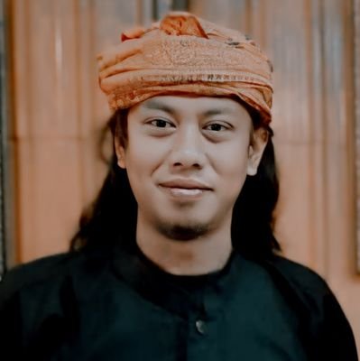عود نفسك على ان تكون وحيد فلا أحد يبقى للابد
Sesekali berlatihlah menyendiri, sebab tidak ada yang tinggal bersamamu selamanya
☕️🌹