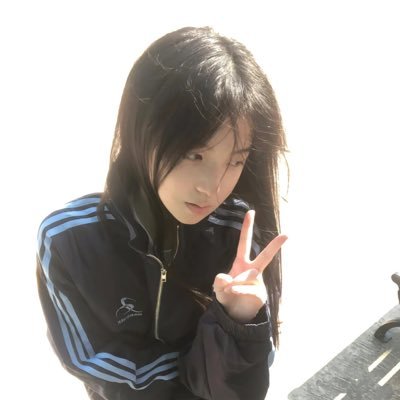 你好呀👋妹妹我偶尔兼职赚点生活费，身高170体重50kg胸围C，洗吹做都🉑哟～也有性感制服，🉑️叫你爸爸，喜欢角色扮演，需要的加我飞机：https://t.co/rMWgYAxCb4 与你：AS1452