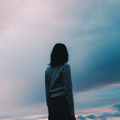 大阪を拠点として活動しているオルタナティブロックバンド。ライブのお誘いなどはDMもしくはlemuriadreambox@gmail.com宛メールにてご連絡お願いいたします。What’s in your dream box? You are in mine.