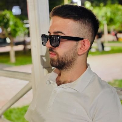 YlmazAr15715573's profile picture. .