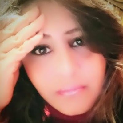 اعشق الطبيعه والشعر والرسم
احترف شغل الأعمال اليدويه واتقن عملها
