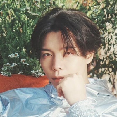 Everglow_Johnny's profile picture. 2025.01.17 - 02.16 #쟈니생일광고