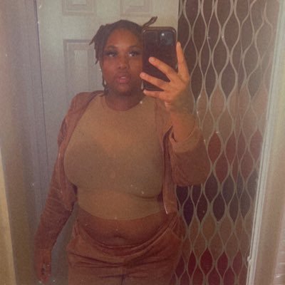 hoeslovetraycia's profile picture. Snapchat 👻 : Latraycia Instagram : @hoeslovetraycia