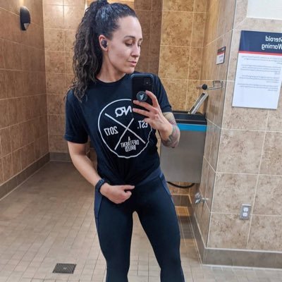 #i love women in boys clothes 🥹I’m a body builder 🏋️💪