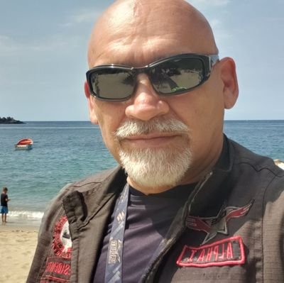 Omanestor's profile picture. un valiente muere una vez un cobarde mil veces