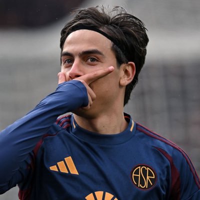サッカーと趣味垢。ローマ、ディバラさん、ワンオク、オアシス、サイクリング🚴が好き。ただの漢の高校生。クソガキなので、多めに見てください🙇。アイコンはディバラさん。フォローどうぞ。