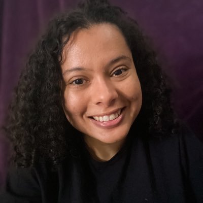 Autora de A Linha de Rumo e Vozes. Conteúdo sobre livros, escrita, música, filmes e TV