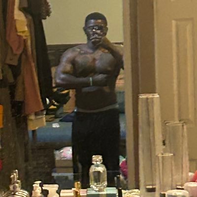 anime junky💪🏿💪🏿 your baby momma favorite crip🤏 18➕ content creator 🎞🎥 cali and vegas and az
