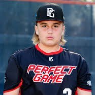 AlisyaNcis's profile picture. Exploring the boundaries of "working hard" and "hardly working"