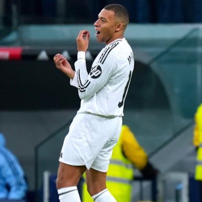 lalaifofh's profile picture. 