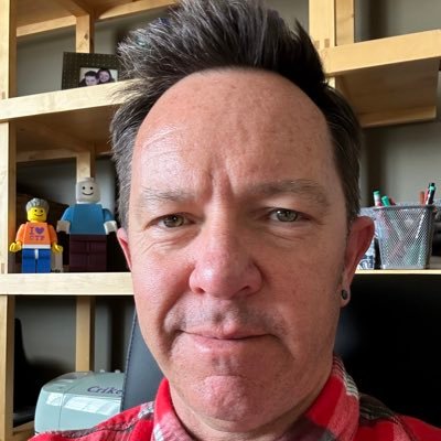 #WeAreCBE | #CBE182 | #ADE2013 | Husband | Dad | Kiwi | Learning Commons | Maker | Online Teacher