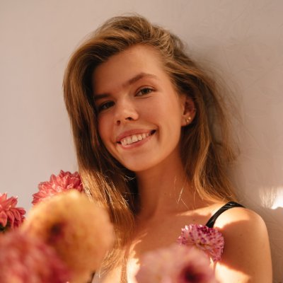 Cleovenfour's profile picture. kita kelas 74,muridnya bu 'Dini Tri Astanti'