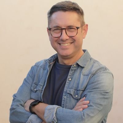 sortegamarch's profile picture. - ¿Está usted nervioso?
- Si.
- ¿Es la primera vez?
- No, ya había estado nervioso antes.