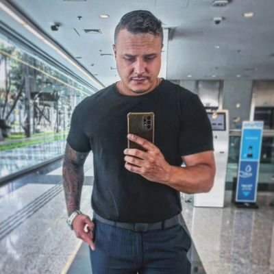 Deco_mariano's profile picture. Pai , Músico e Consultor Comercial - Falo pouco . Breja e churras , sim por favor - Tudo posso naquele que me fortalece .