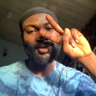 Ambivert || Pianist🎹 || Music Director || Singer 🎙️|| Guitarist🎸 || Gamer🎮 || Product & Brand Designer💻 || Economist || MUFC || Madridista ⚽️