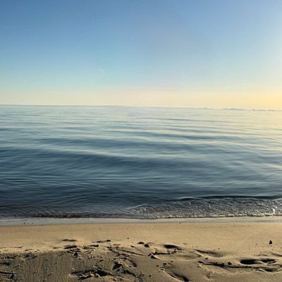 iixs0's profile picture. امرأه من نور ، حتى ظلها يُضيئ .