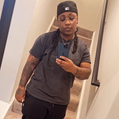 RuleOf_JC's profile picture. 👩🏽‍💻Network Engineer || Cybersecurity Student || Trader