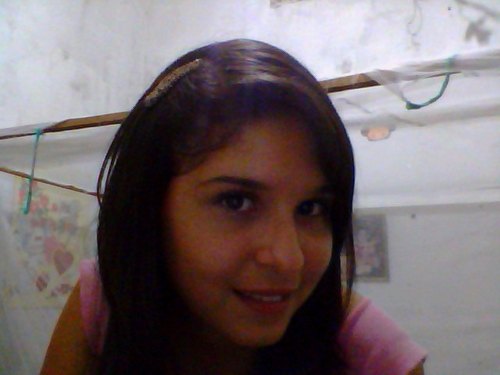 soy alegre,divertida, m gustan todas las citas siempre y cuando no sean muy cursiss, m encanta pasear con mis amiwaas..
