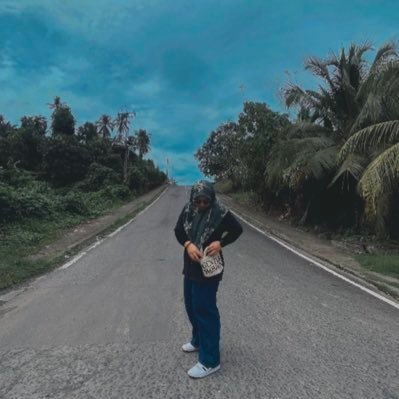 iamsamsss12's profile picture. SLAVE | DREAMER|BIBLIOPHILE📚