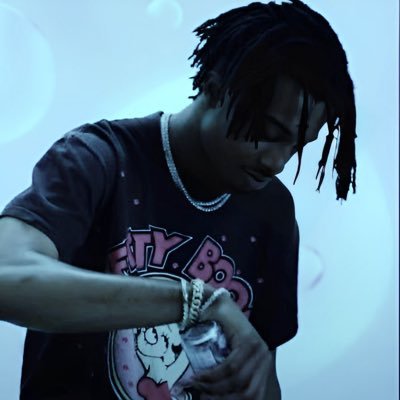 rainy1127_'s profile picture. 