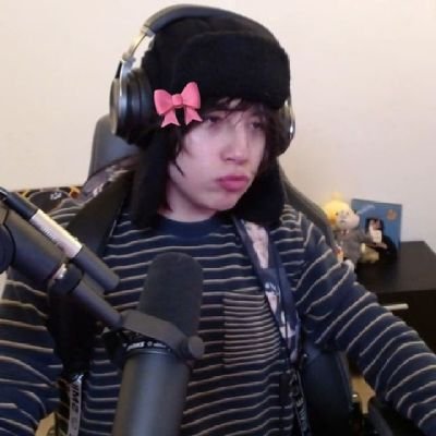 ratlle_oficial's profile picture. idk