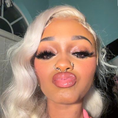 tummysworld's profile picture. my world | ♑︎