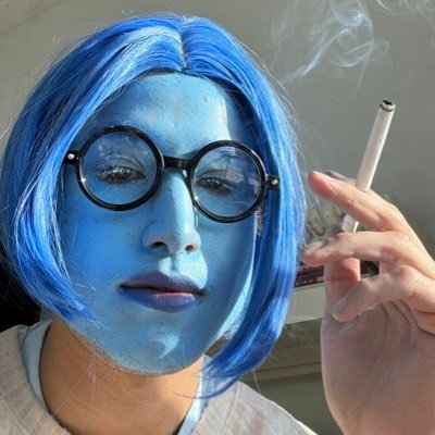 internati0nale's profile picture. 쿨럭쿨럭 기관지녀