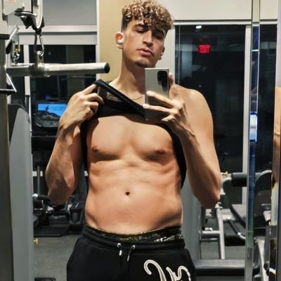 6 Foot 9 Hooper 🏀 8 Incher 🍆 Size 15 Feet 🦶🏼And A Horny Lifestyle 💦 Come Talk To Me And See Me Uncensored, My Onlyfans Is Free! 👇🏽