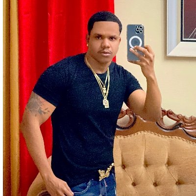 Que Dios me libre del mal disfrazado de bien, de la envidia disfrazada de amistad y del interés disfrazado de lealtad. #NoLambo 💯🙏🏼