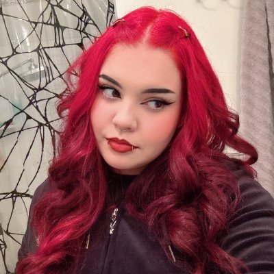 juliaklug's profile picture. vocals for black ivar 🤍 obsessed with wwe